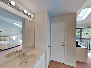 140beach 2 Bedroom Condo