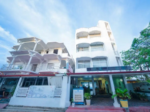 OYO 345 Trinnco Topaz