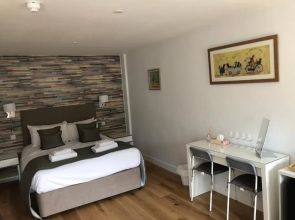Hamilton Arms Suites
