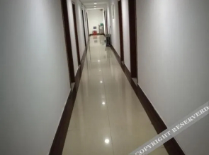 Qidong Starlight Bright Hotel