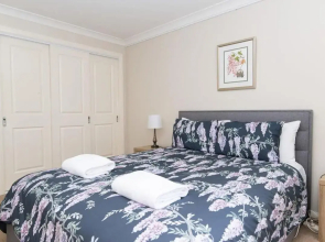 Franklin Villa, Central, Comfy & Convenient