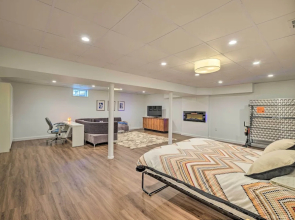 Luxe + Modern Home: 30 Mi to Saratoga Springs!