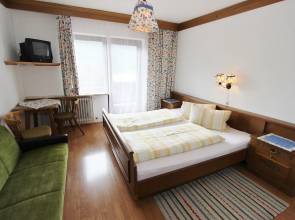 Cozy Apartment in Hollersbach im Pinzgau With Balcony