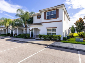 Cozzy home 5Bdr 5Bath with Pvt Pool and close to Disney parks