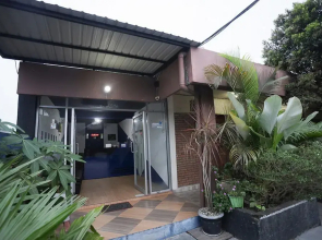 Wisma Madagaskar by RedDoorz