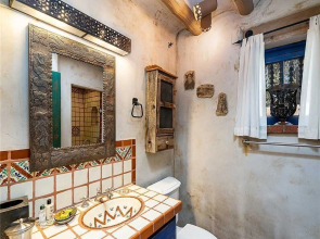 Cowboy On The Acequia, 2 Bedrooms, Fireplaces, Washer/dryer, Sleeps 4