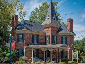 Parsonage Inn