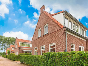 Breskens Haven: Relax, Explore & Dine