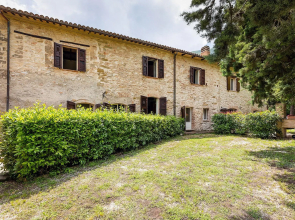 A total immersion in greenery and tranquillity.-Casale LUISA