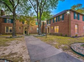 Charming Little Rock Condo: Walk to Downtown!