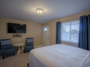 Oak Shores Studio 4