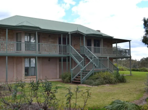 Lindsay House
