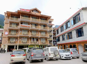 Oyo 45690 The Paramount Inn