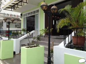 Home 8 Hotel