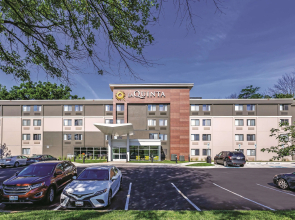 La Quinta Inn & Suites by Wyndham Columbia / Fort Meade