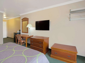Super 8 by Wyndham Hollywood/LA Area