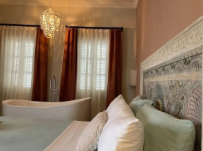 Noa's Boutique Hotel