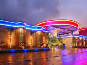 Le Chateau Hotel