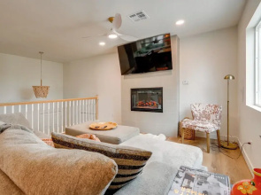 2 Mi to Dtwn: Gorgeous Gilbert Gem w/ Private Yard