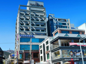 Dawn Beach Hotel