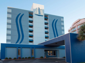 Schooner Beach and Racquet Club by Capital Vacations