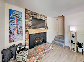 Alpine Retreat Home 3 Bedrooms 1.5 Bathroom Home