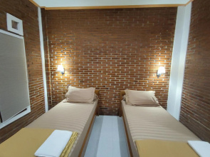 Genthong Homestay - Hostel