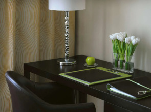 Mövenpick Jumeirah Lakes Towers Hotel