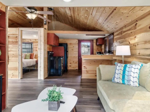 Cabin at Lakeside
