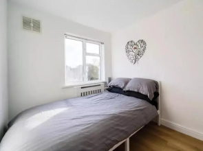 2br-sleeps6-parking-garden-nearlondon