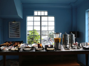 Kenmore Village Hotel, South Beach