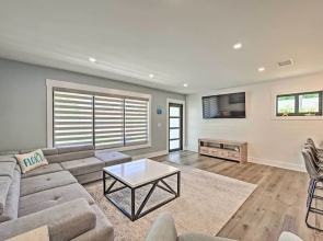 Naples Home w/ Patio < 1 Mi to Beaches!