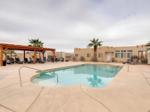 Walk to Colorado River: Needles Gem w/ Pool Access