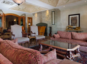 Apogee Boutique Hotel & Spa