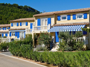 Terraced house standard in the residence Le Clos des Oliviers