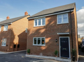 23 Moat House Close