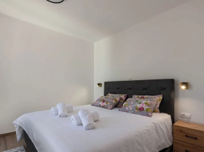 Seafront Apartment Nana 2