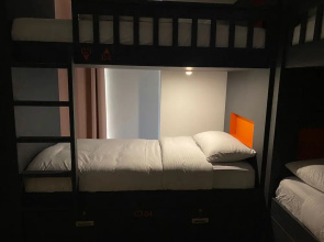 Grays Hostel By Haly