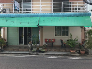 Y and N House