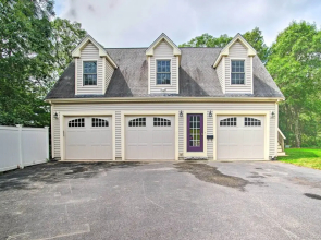 Cape Cod Home w/ Deck ~ 3 Mi to Beaches