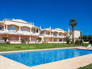 10 Marinha Two Bed Apt At Award Wining Beach