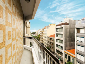 A Modern and Homely 3 Bedroom with Elevator