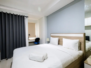 Spacious Studio Apartment at Springwood Residence By Travelio