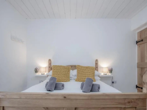 Brook Cottage - 2 Bedroom Cottage - Dale