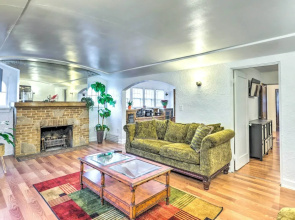 Charming Milwaukee Retreat ~ 5 Mi to Downtown