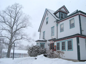 Oxen Yoke Inn & Motel