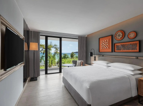 Four Points by Sheraton Phuket Patong Beach Resort