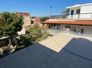 King's way 12' from airport next to the beach!