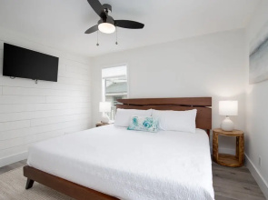 Destin's Retreat by Avantstay Steps to the Beach w/ BBQ & Pool