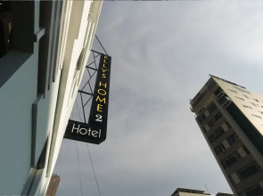 OYO 1168 Elly's Home 2